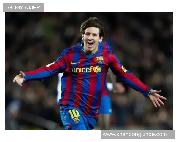 以足球球星摆件娃娃打造属于你的绿茵梦幻收藏空间 以足球球星摆件娃娃打造属于你的绿茵梦幻收藏空间