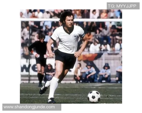 全球足坛历史十大球星排名解析 谁是足球历史上最伟大的球员 全球足坛历史十大球星排名解析 谁是足球历史上最伟大的球员