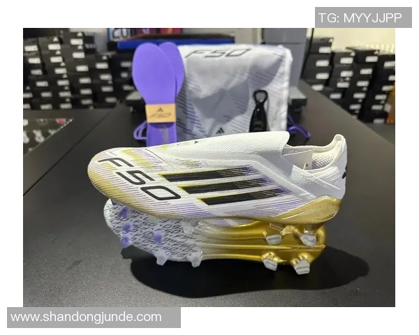 复古球星足球鞋推荐大全经典款式回顾与购买指南 复古球星足球鞋推荐大全经典款式回顾与购买指南