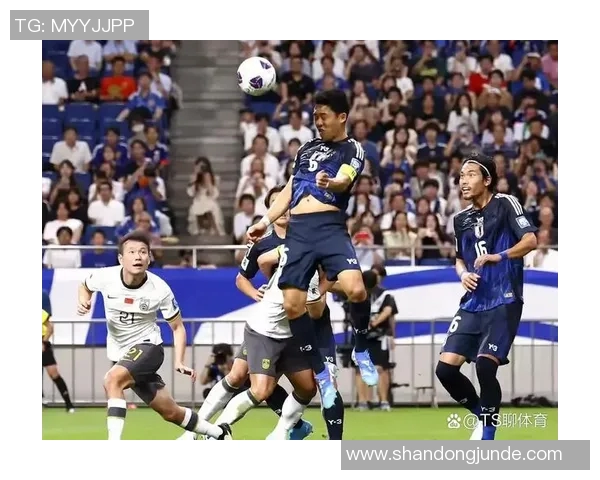 足球场上被狠狠揍的球星是谁 他经历了怎样的痛苦时刻 足球场上被狠狠揍的球星是谁 他经历了怎样的痛苦时刻